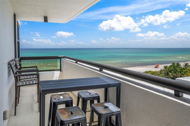 Foto del edificio - 2555 Collins Ave