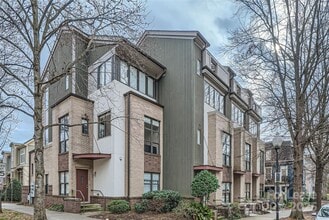 Building Photo - 716 N Alexander St