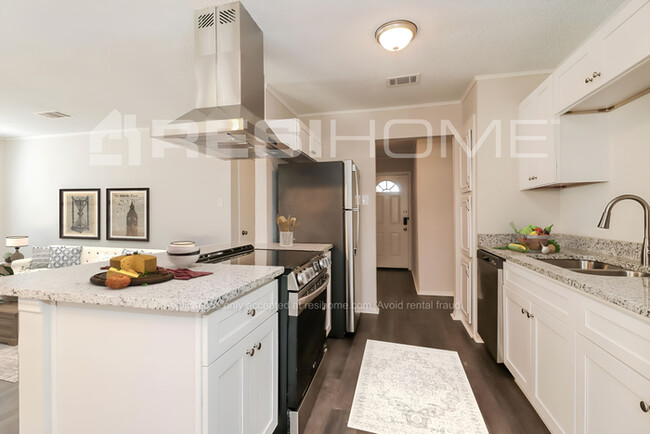 Building Photo - 403 S Walnut Creek Drive