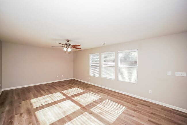 Foto del edificio - 6416 Brumit Ln