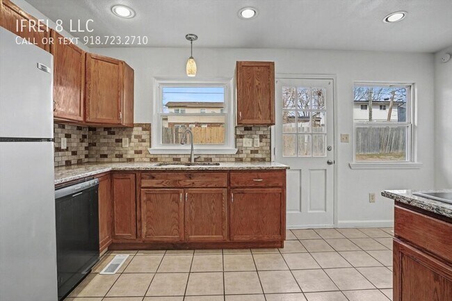 Foto del edificio - 3802 S Allegheny Ave