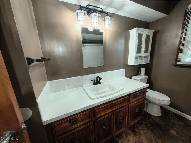 Foto del edificio - 4454 Alexander Rd