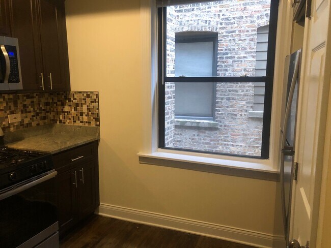 Foto del edificio - 3404 W Carmen Ave