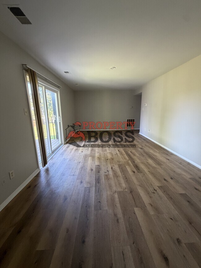 Foto del edificio - 7322 Noble St