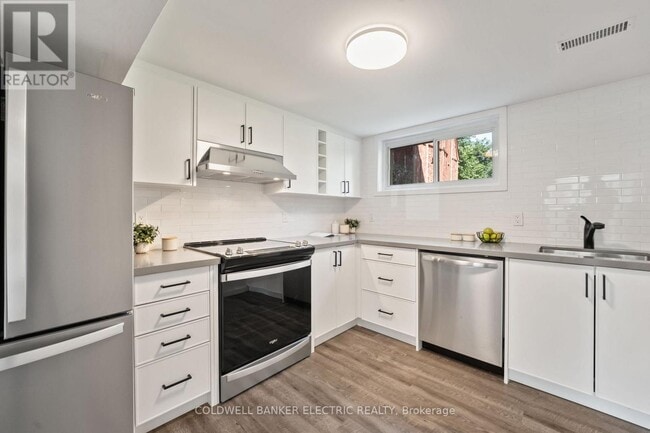Building Photo - 8B Pottinger St