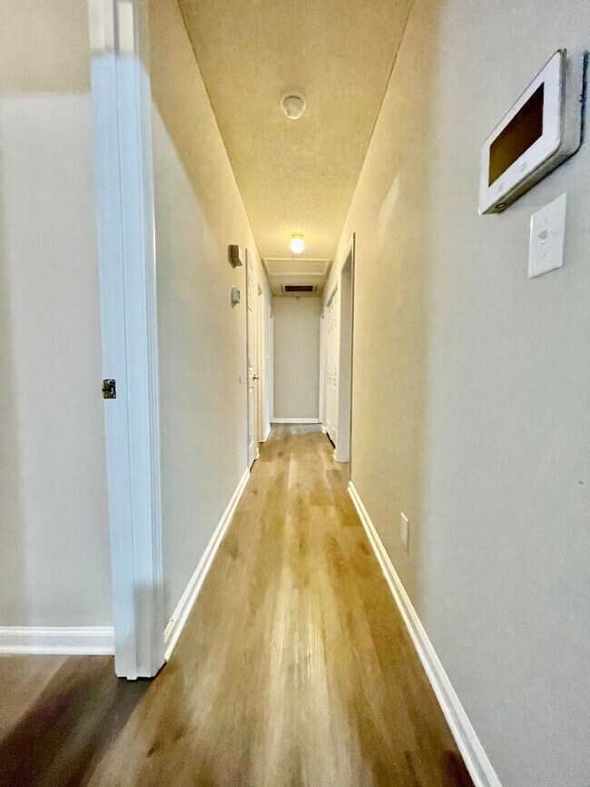 Foto del edificio - Welcome to this charming 3-bedroom, 2-bathroom home located in the vibrant city of Charlotte, NC.