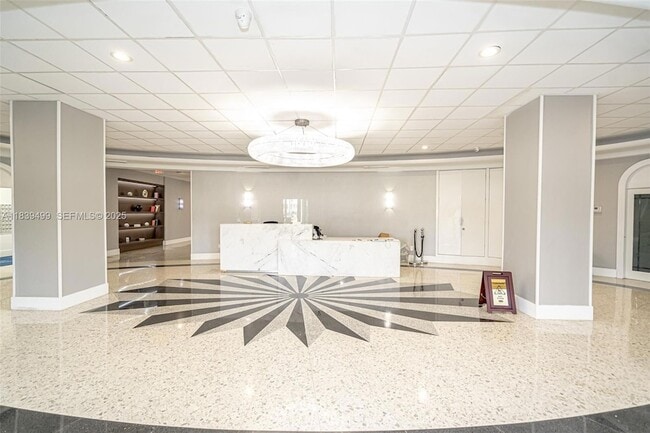 Foto del edificio - 3140 S Ocean Dr