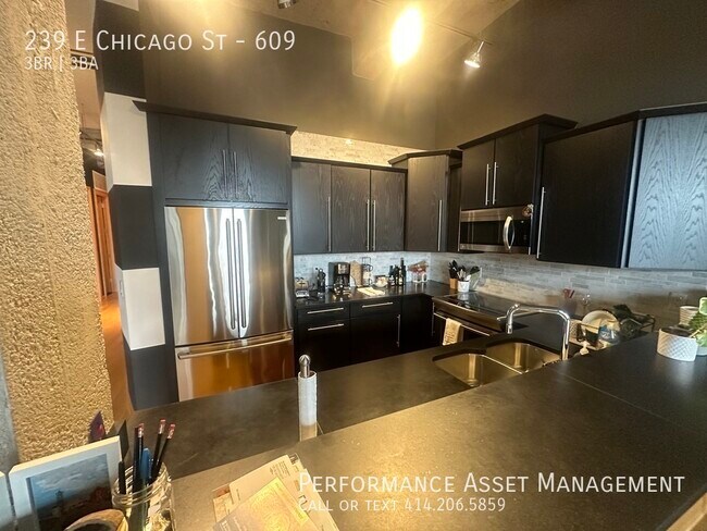 Foto del edificio - 239 E Chicago St