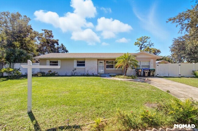 Foto del edificio - Updated, Large yard, quiet neighborhood, and convenient location