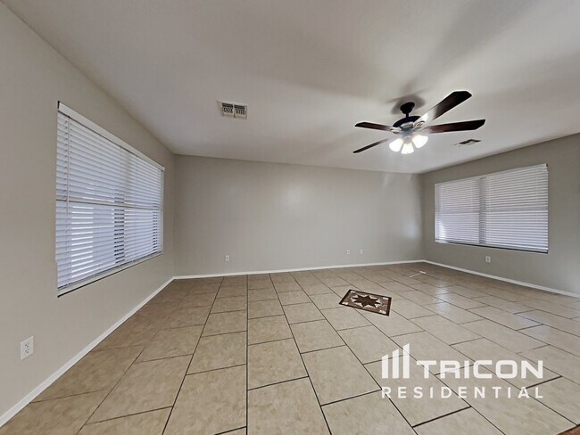Building Photo - 8554 E Kiva Ave