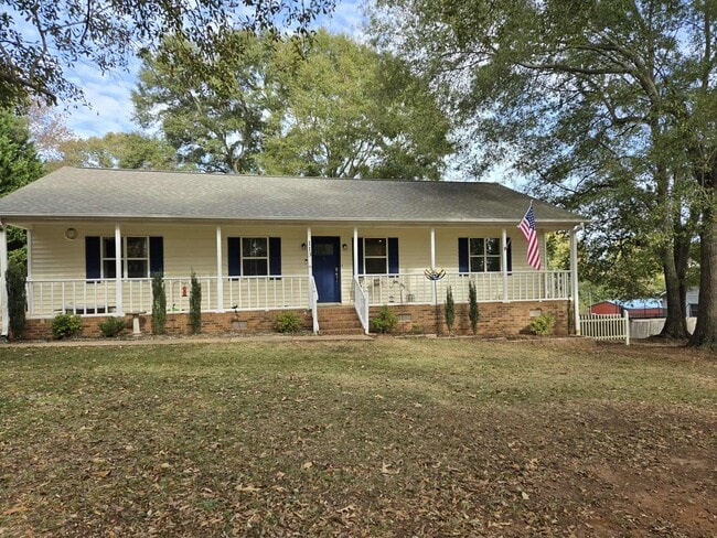 Building Photo - 113 Moss Ln