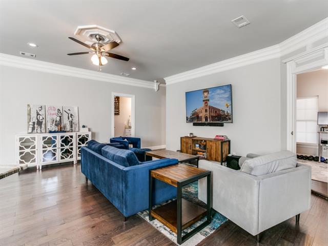 Foto del edificio - 507 E Dallas Rd