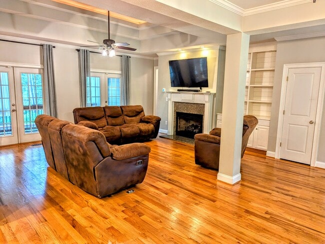 Building Photo - 291 Greystone Dr