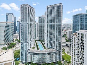 Building Photo - 495 Brickell Ave