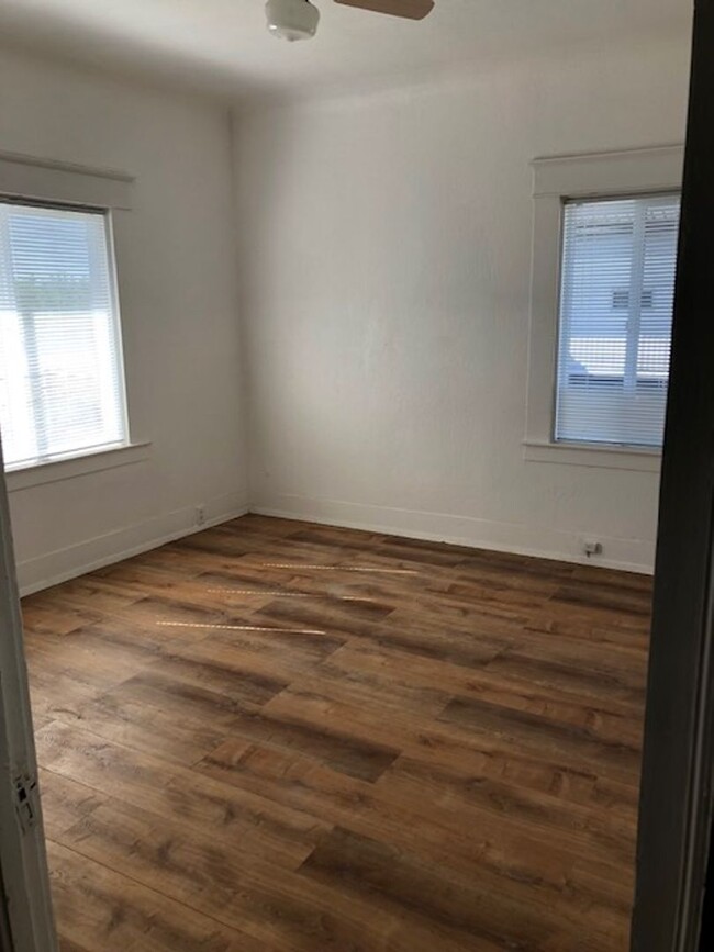 Building Photo - 4 Bedroom Home in The Country