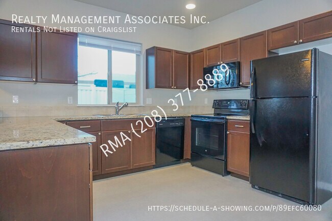 Building Photo - Newer 3 Bedroom Townhouse in Nampa~off Orc...