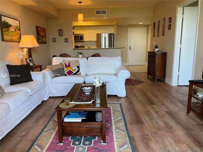 Foto del edificio - 19501 W Country Club Dr 402 Aventura Fl 33180