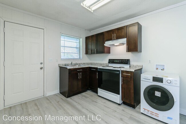 Building Photo - 2 br, 1 bath House - 5684 Akra Ave