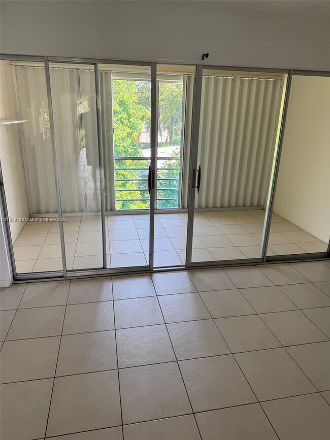 Foto del edificio - 2839 Taylor St