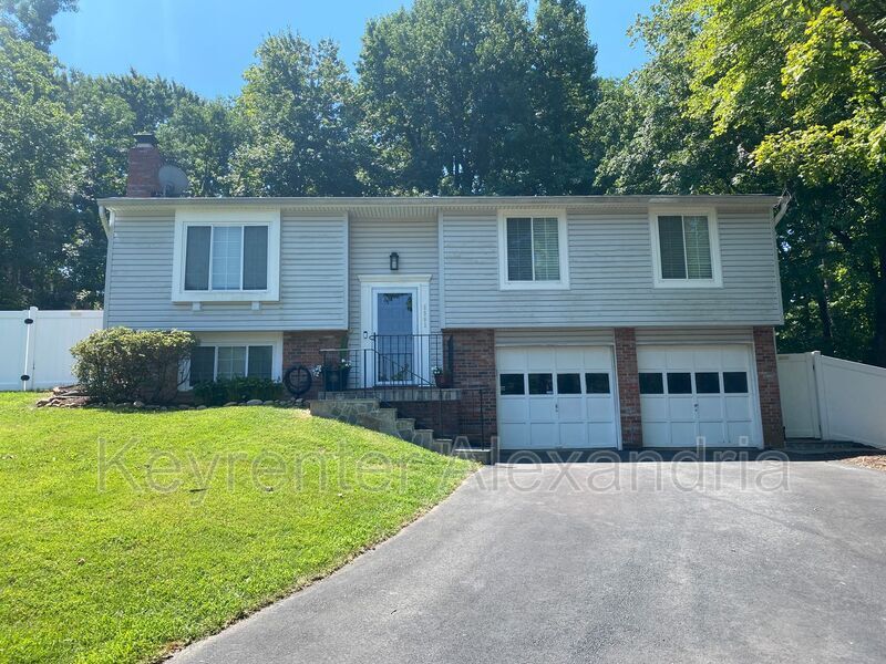 Primary Photo - 5901 Beech Tree Dr