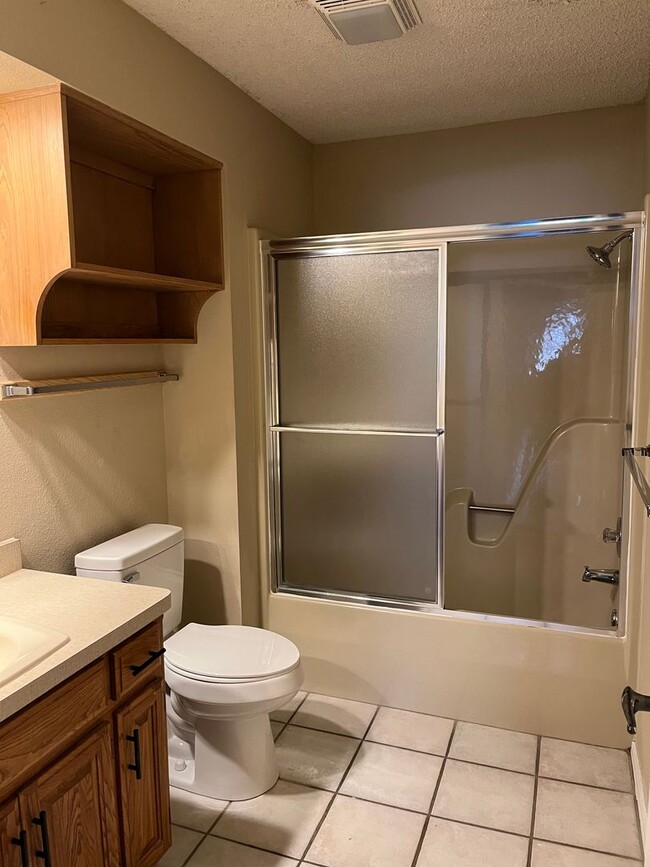 Foto del edificio - Newly Remodeled Townhome