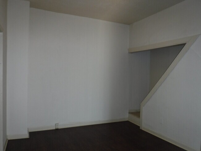 dining room - 2822 Jules St