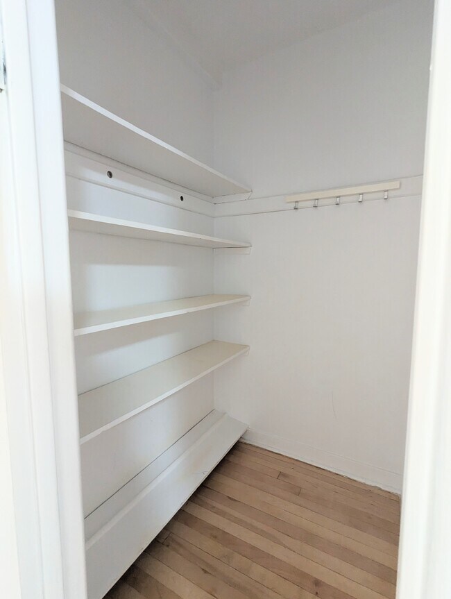 Photo du bâtiment - 1455 Rue Du Fort