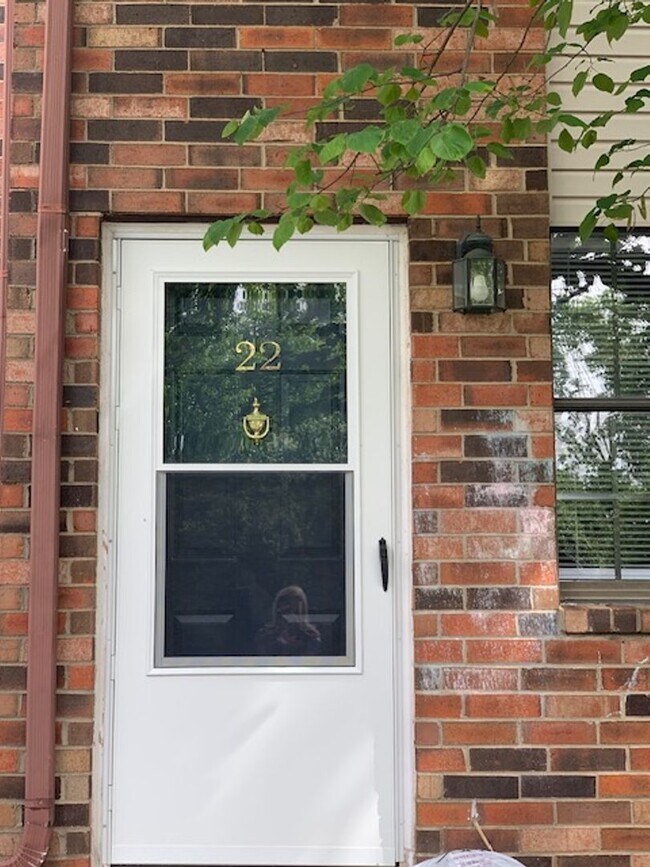 Building Photo - Darby Creek Townhome     240513