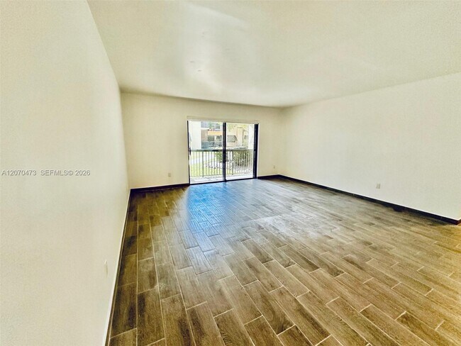 Foto del edificio - 7915 SW 86th St