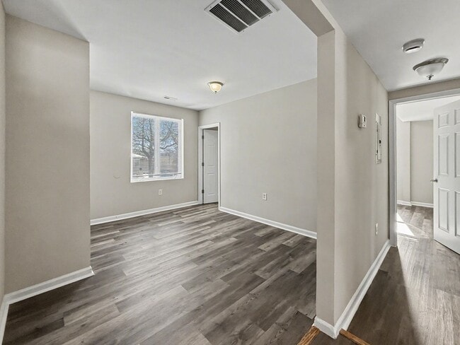 Building Photo - DC1003