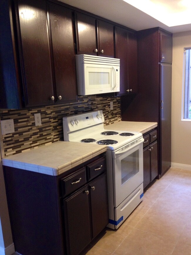 Building Photo - 6560 College Grove Dr