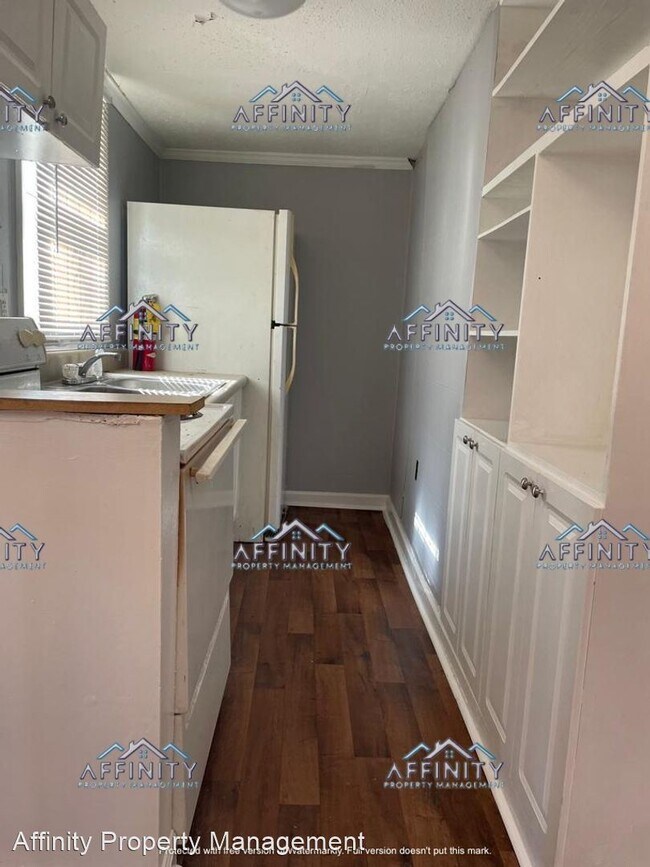 Building Photo - 1 br, 1 bath House - 932 Summit Ave REAR