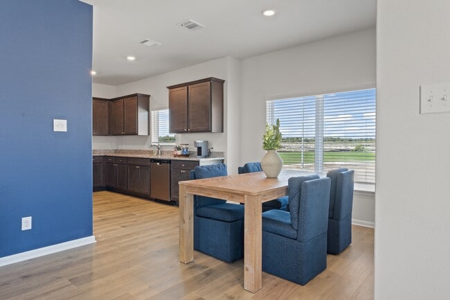 Building Photo - 1012 Camelia Grv Ct
