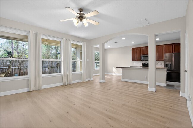 Building Photo - 126 Silver Penny Dr