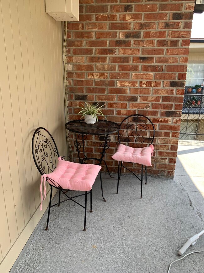 Building Photo - 2521 Metairie Lawn Dr