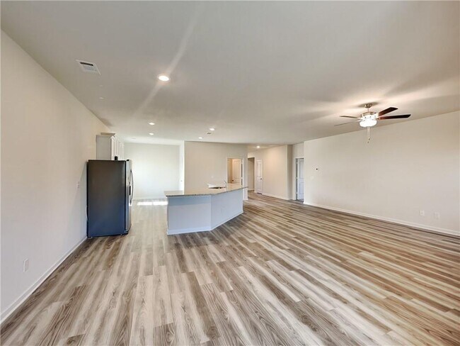 Foto del edificio - 1201 Fendt Dr