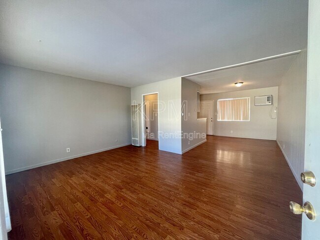 Foto del edificio - 10400 Lower Sacramento Rd