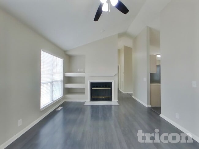 Building Photo - 716 Sweetwater Cir