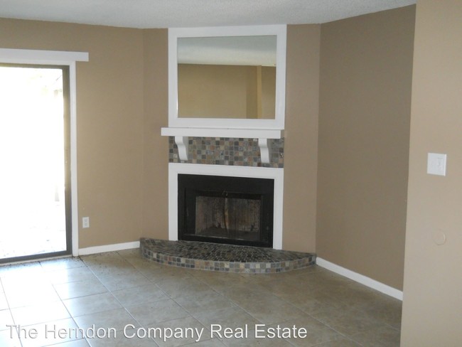 Building Photo - 2 br, 1.5 bath House - 5241 Old US 41 S