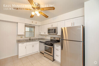 Building Photo - 1324 W Lunt Ave