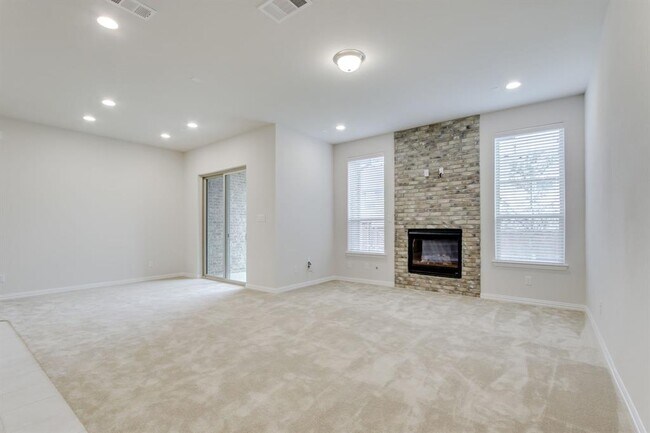 Building Photo - 17713 Coralberry Dr