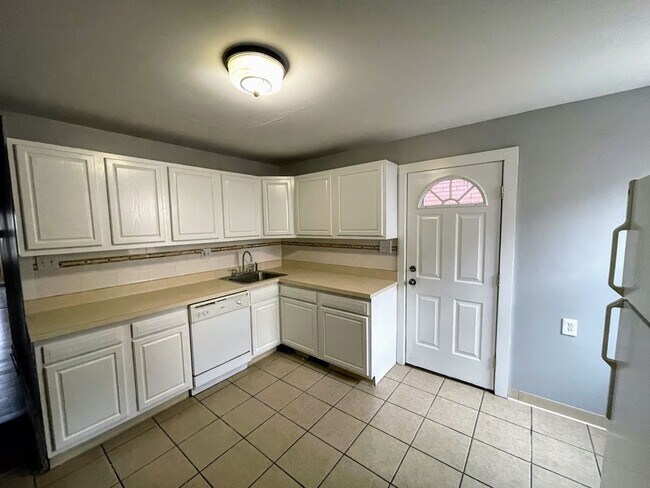 Foto del edificio - 2 or 3 bed 1.5 bath - Southside flats, was...