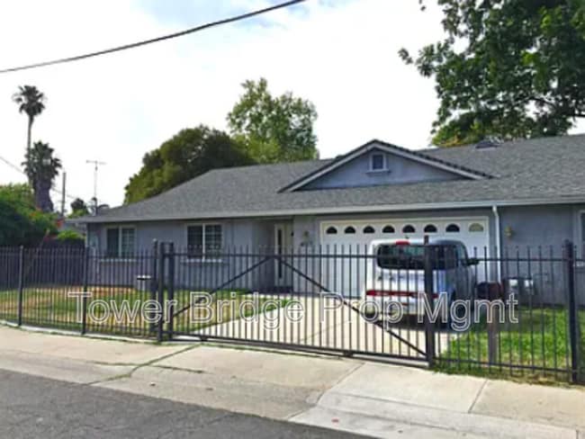 Building Photo - 4317 18th Ave