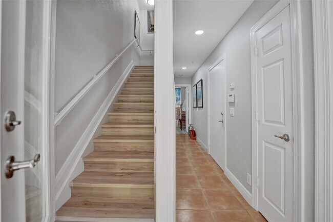 Foto del edificio - 617 SW 2nd Dr