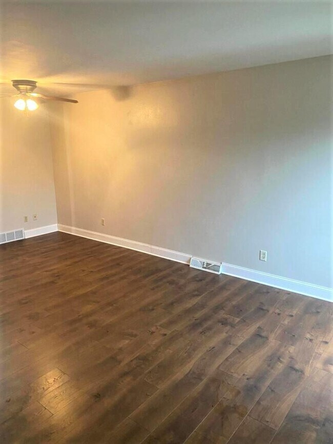 Foto del edificio - 1441 Oakes Rd