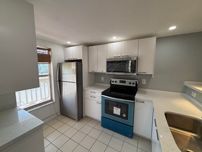 Foto del edificio - 6051 NW 61st Ave