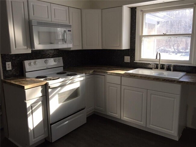 Foto del edificio - 2489 E 96th St