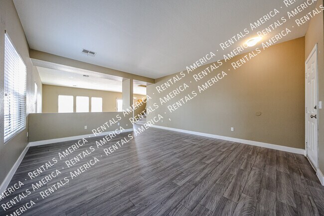 Foto del edificio - 1356 E Clifton Ave