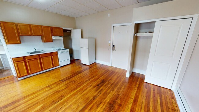 Building Photo - 1114 Spruce St