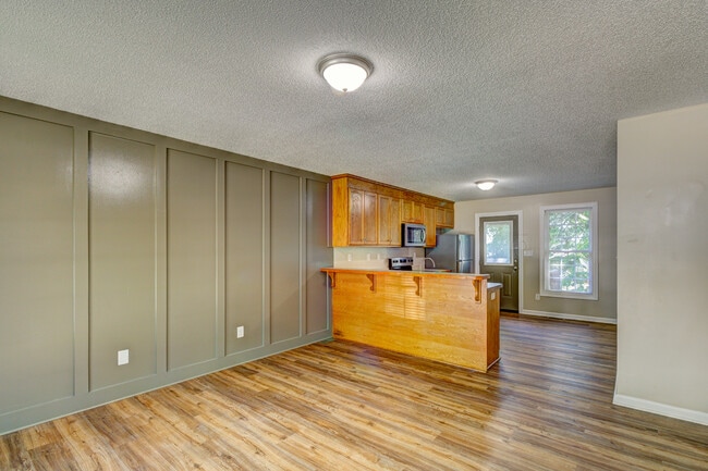 Building Photo - 800 Requa Rd